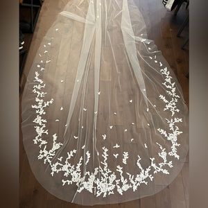 Mira Zwillinger Charla Veil